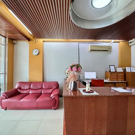 Nicha Residence Hotel Бангкок Екстер'єр фото