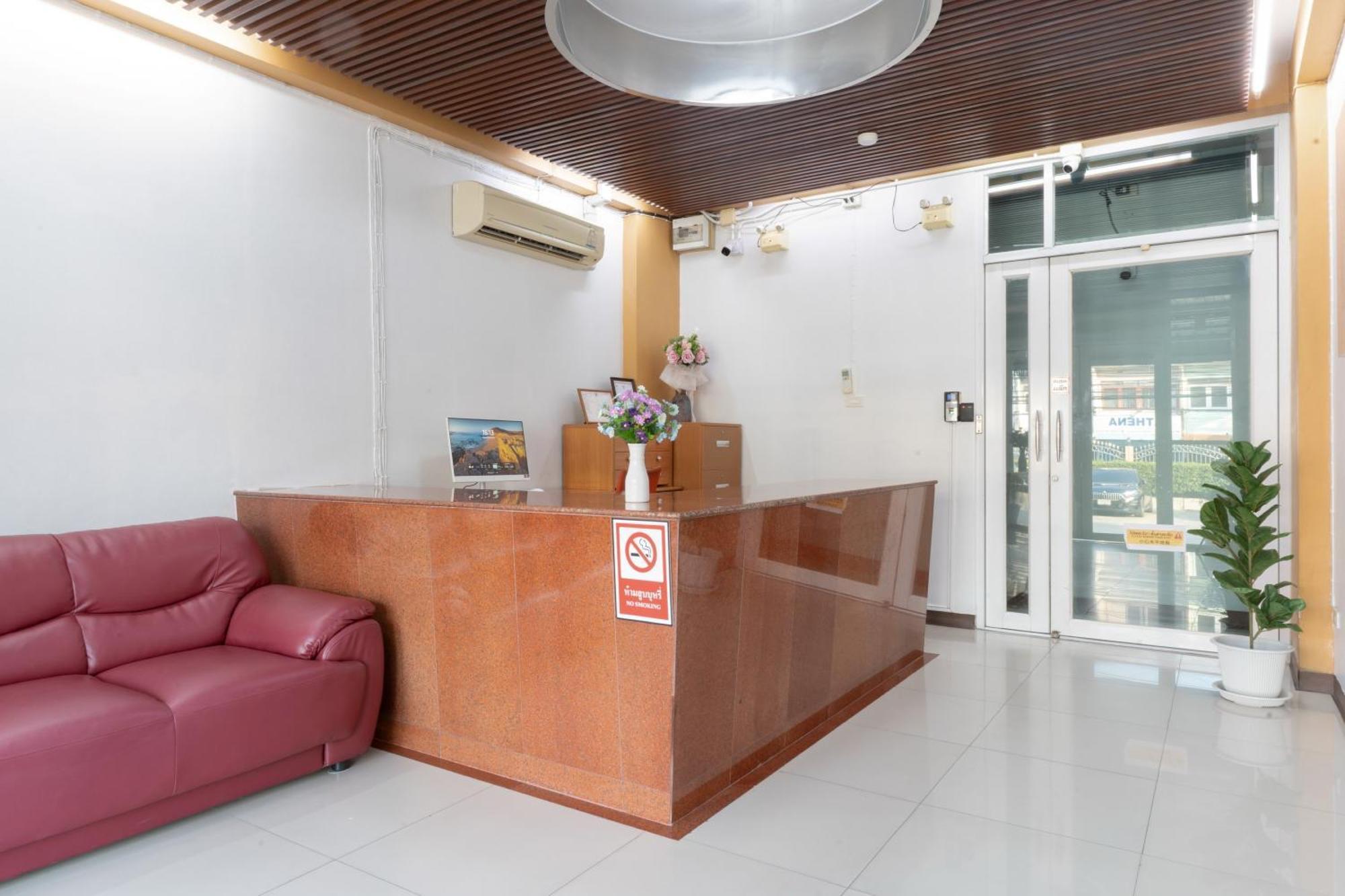 Nicha Residence Hotel Бангкок Екстер'єр фото
