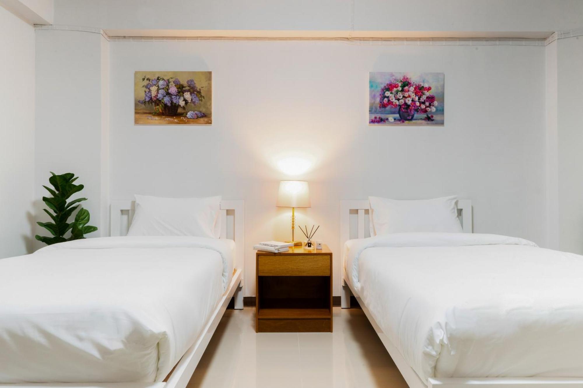 Nicha Residence Hotel Бангкок Екстер'єр фото
